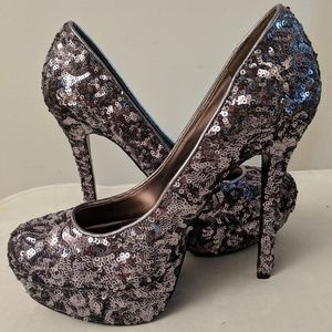 Bakers Melinaseqn Gray Platform Pumps
